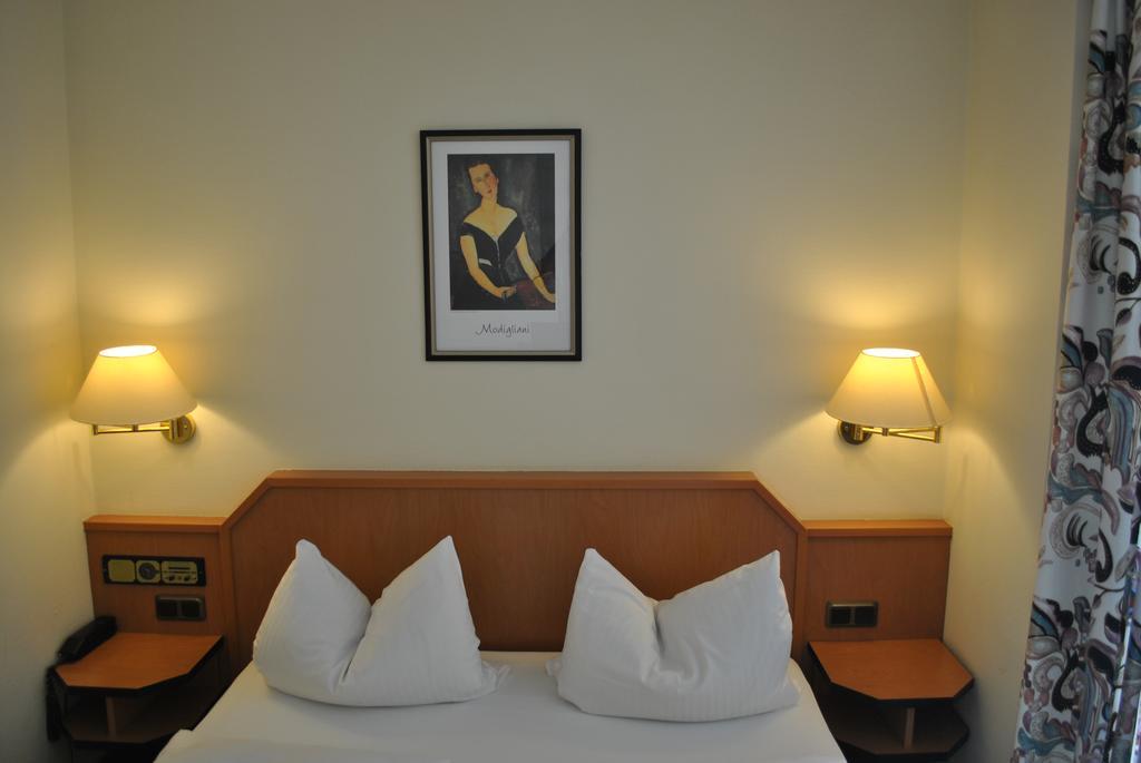 Hotel Garni Am Schaefersberg نيدرنهاوسن الغرفة الصورة